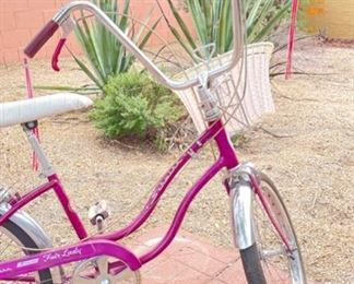 1968 Schwinn Stingray Fair Lady Bike  Purple/Violet J89-4	39x29x55	HxWxD

