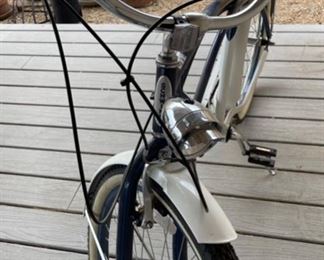 Schwinn Point Beach Cruiser Bike		
