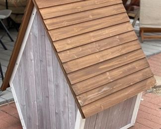 Custom Dog House	43.5 x36 x30.25	HxWxD
