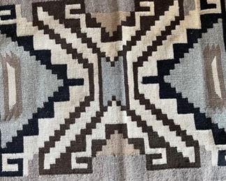 Navajo Saddle Blanket Rug Native American	28x22in	HxWxD
