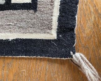 Navajo Saddle Blanket Rug Native American	28x22in	HxWxD
