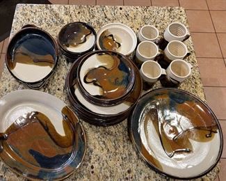 25+ PC Glazed Ceramic Dinnerware Set DV Stoneware		