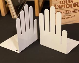 Spectrum Metal Hand Bookends White	7x5x4.5in	HxWxD
