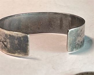 Navajo Silver & Coral Bracelet Native American Pawn Jewelry	6	
