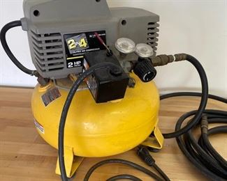 2X4 2hp 4 Gallon Pancake Air Compressor	16X16x16	
