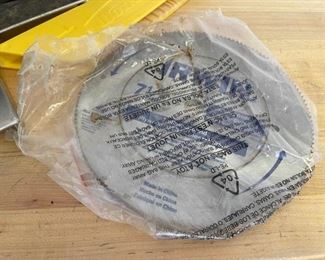 Work force tile saw model THD550		
