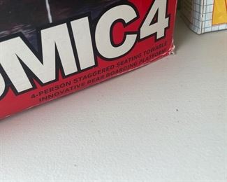 HO Atomic 4 raft 4 person towable raft		
