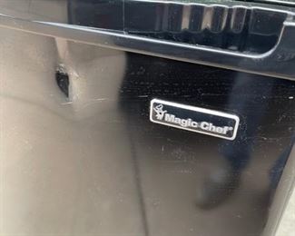 Magic Chef Small Refrigerator/freezer	Outside Dimensions 32x19x22	
