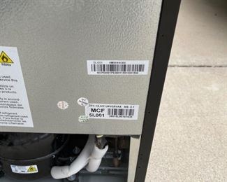 Magic Chef Small Refrigerator/freezer	Outside Dimensions 32x19x22	
