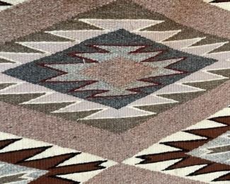 6ft Authentic Navajo Eye Dazzler Rug Native American	76x54in	HxWxD
