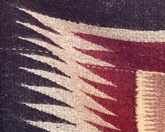 6ft Authentic Navajo Eye Dazzler Rug Native American	76x54in	HxWxD
