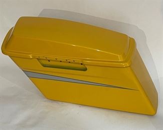 Harley Davidson Hard Saddlebags Custom Yellow Saddle Bags	15x8.5x27in	HxWxD
