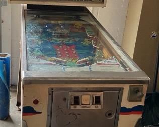SPACE MISSION PINBALL MACHINE (needs repairs),