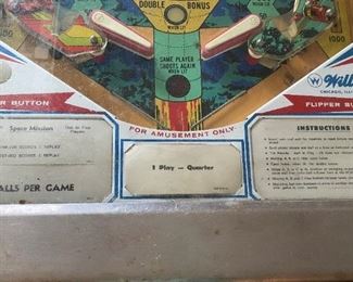 SPACE MISSION PINBALL MACHINE (needs repairs),
