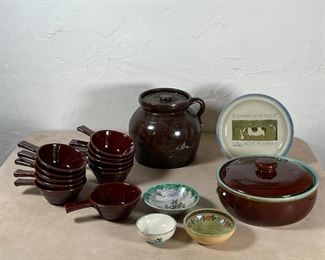 STONEWARE GROUP | Including a crock (h. 8 in.), a lidded casserole dish (dia. 9-1/2 in.), 10+ handle bowls, etc. 