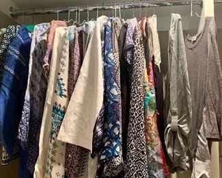 Women's tops and tunics sizes 2,4 (XS & S)