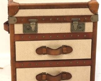 189l - Lazzaro leather trim linen clad trunk w/ drawers 24 x 19 x 21