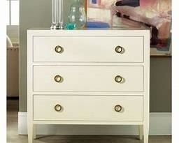 228l - Modern History white laquer 3 drawer chest 35 x 35 x 17 1/2