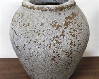 438 - Chelsea House pottery vase 12 1/2 x 10