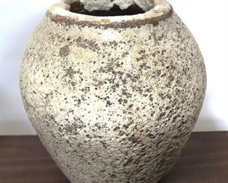 439 - Chelsea House pottery vase 12 1/2 x 10