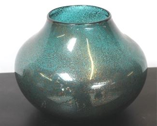 459 - Chelsea House glass vase 11 x 10