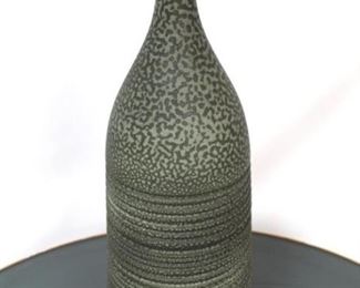 593 - Chelsea House decorative vase