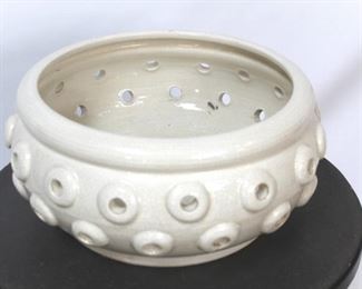 846 - Chelsea House pottery bowl 8 x 15