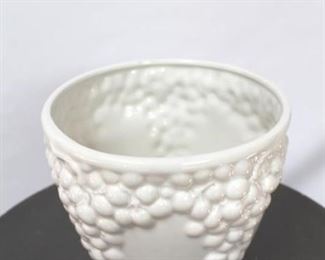 906 - Chelsea House ceramic vase 10 x 8