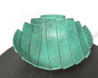 1020 - Chelsea House pottery bowl 10 1/2" round