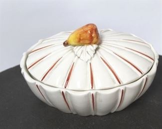 1026 - Chelsea House covered dish 7 x 4 1/2