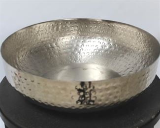 1032 - Chelsea House large metal bowl 17 1/2" round