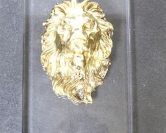 1072 - Chelsea House lion paperweight 8 1/2 x 5