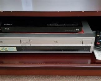 Sony RDR-VX500 DVD Player/Recorder with VCR and Blu-ray Disc / DVD player