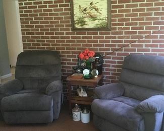Pair of Recliner with heat & massage. 