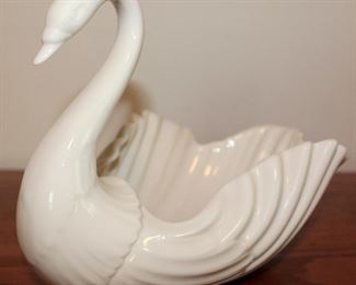 Lenox Swan