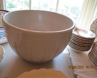 Roseville large 12" bowl
