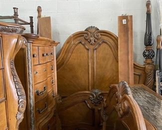 7-piece Lion Paw California King Bedroom Suit