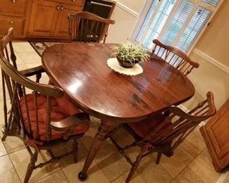 Vintage Hardwood Sining Set - Table and Four Chairs