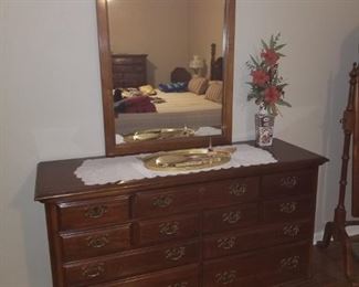 Hardwood Dresser / Chest of Drawers with Mirror