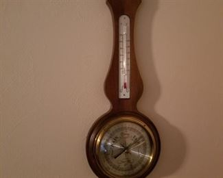Thermometer/ Barometer 