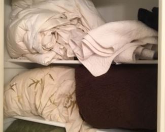 Bedding includes Queen & twin + pillows and more