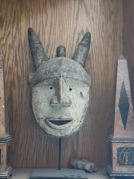 African Mask w Horns 