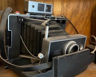 Collectables Vintage Polaroid 250 Camera