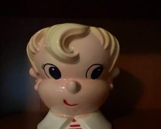 Vintage Cookei jar no lid