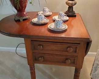 1800s Antique  drop leaf table 