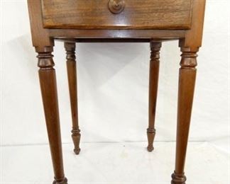 20X29 WALNUT ONE DRAWER TABLE