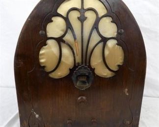 16X18 PHILCO CATHEDERAL RADIO