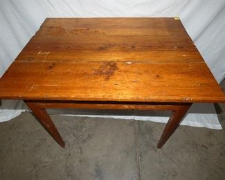 VIEW 2 TOP PRIM. PINE TABLE