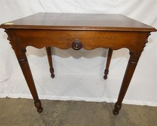 30IN. GUILFORD COUNTY WINDOW TABLE