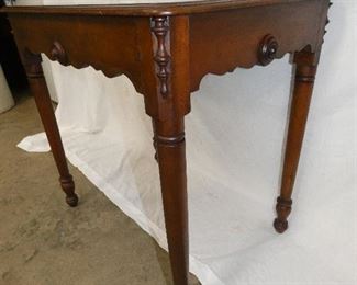 VIEW 2 RIGHTSIDE W/MEDALIONS